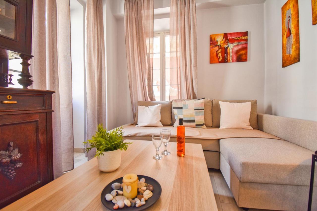 Apartment Mitropolis Old Town